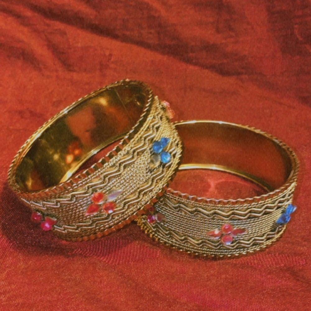Bangles/Bracelets - Picture 3 of 6